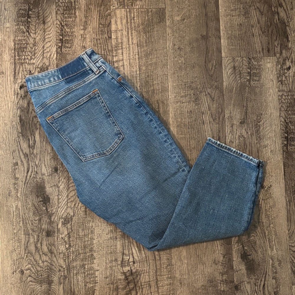Abercrombie & Fitch Curve Love “The Skinny” Jeans- Medium Wash-Size 30/10 XShort